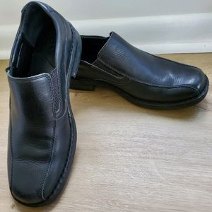 Born men's black leather slip on shoes siz…